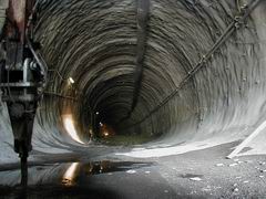 tunnel Sitina, Aprl 2004